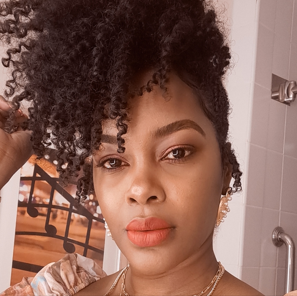 Meet your Posher, Shantina